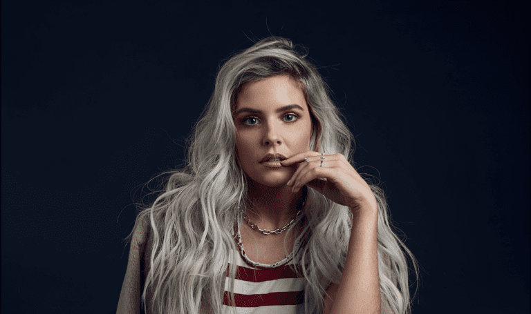 Jenna Rosenow on ‘Firefly Lane’ and early 2000’s fashion