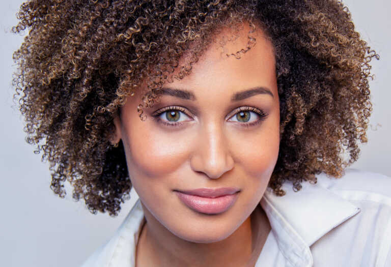 ZOEY 101:  ‘Good Witch’ Newcomer Kyana Teresa talks blossoming on-screen romance with ‘Wynonna Earp’ Alum Kat Barrell